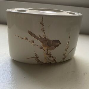 Vintage Cream toothbrush holder with Bird Design
